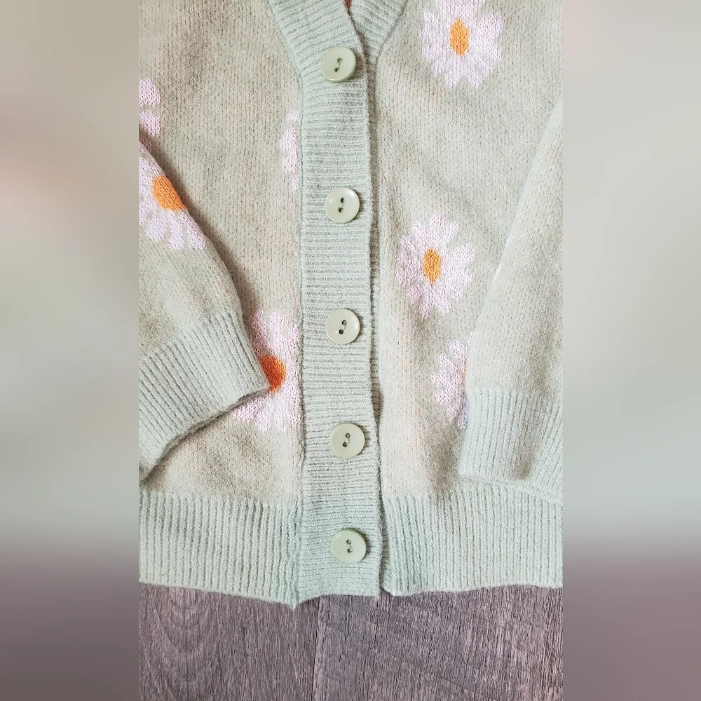Daisy Sweater - Picture 2 of 2